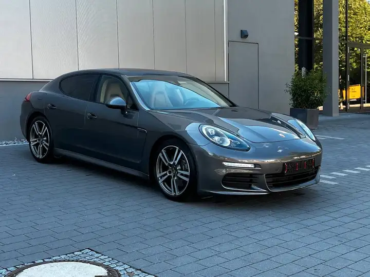 Porsche Panamera 4S